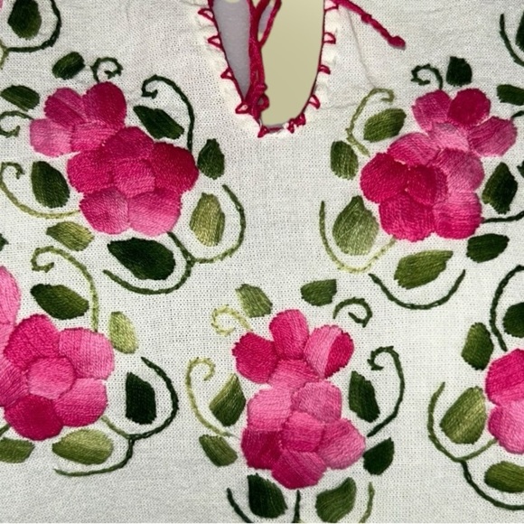 Vintage Oaxaca Embroidered Handmade Floral Cotton Blouse from Mexico off white - Picture 2 of 11
